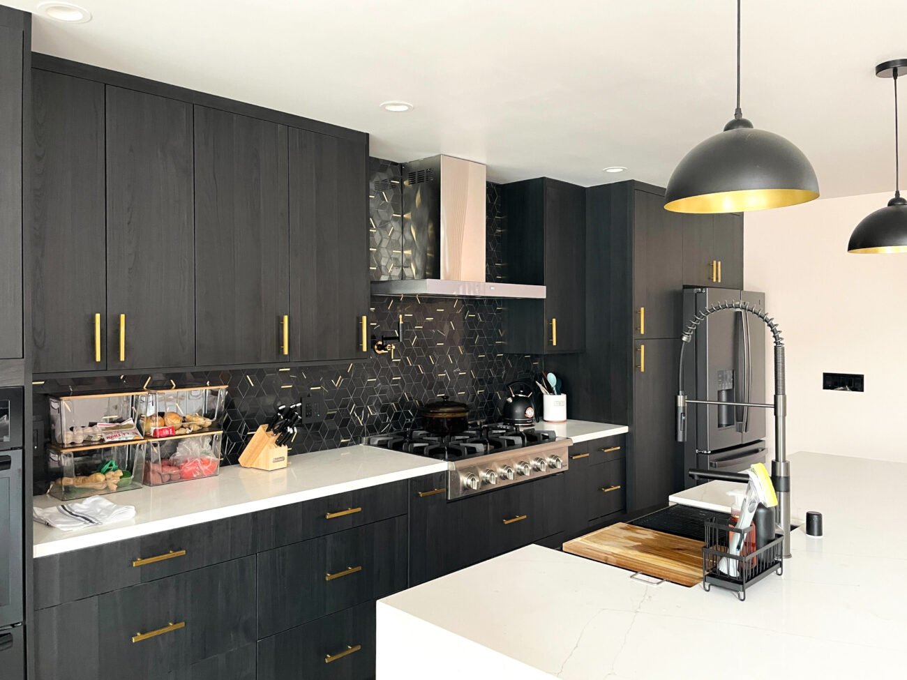 frameless kitchen with dark cabinets